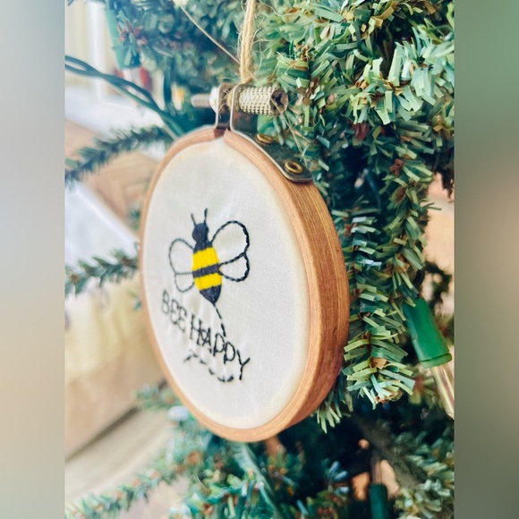 *Bee Sampler Ornament Bee Happy - Picture 11 of 11